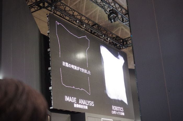 是CEATEC Japan 2015 : Seven Dreamers 展示全自動洗衣加上摺衣服的 /laundroid 洗衣機器人這篇文章的首圖