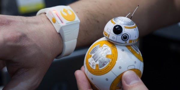 是讓Jedi武士原力覺醒的表環！ 單靠手勢就能操控BB-8！！這篇文章的首圖