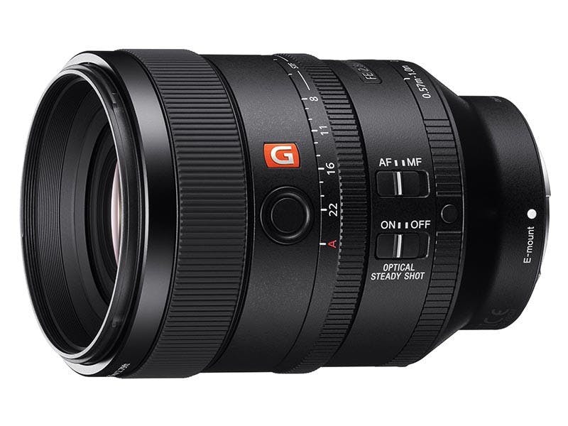 是Sony 發表兩款人像中長焦 FE 新鏡頭，分別為 G Master 100mm 柔焦鏡與 85mm F1.8這篇文章的首圖