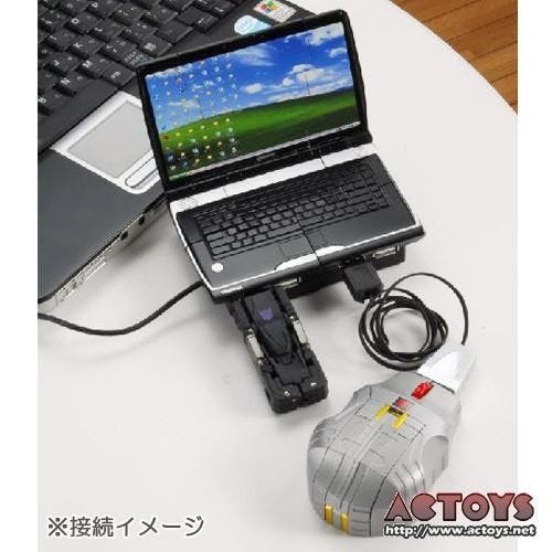 是超炫的變形金鋼周邊,包括了筆電造型的USB hub、滑鼠以及隨身碟這篇文章的首圖
