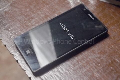 是Nokia下一代旗艦機種Lumia 950外觀照曝光?這篇文章的首圖