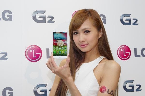 是LG G2 正式在台推出， 16GB 單機售價 19,900 元這篇文章的首圖
