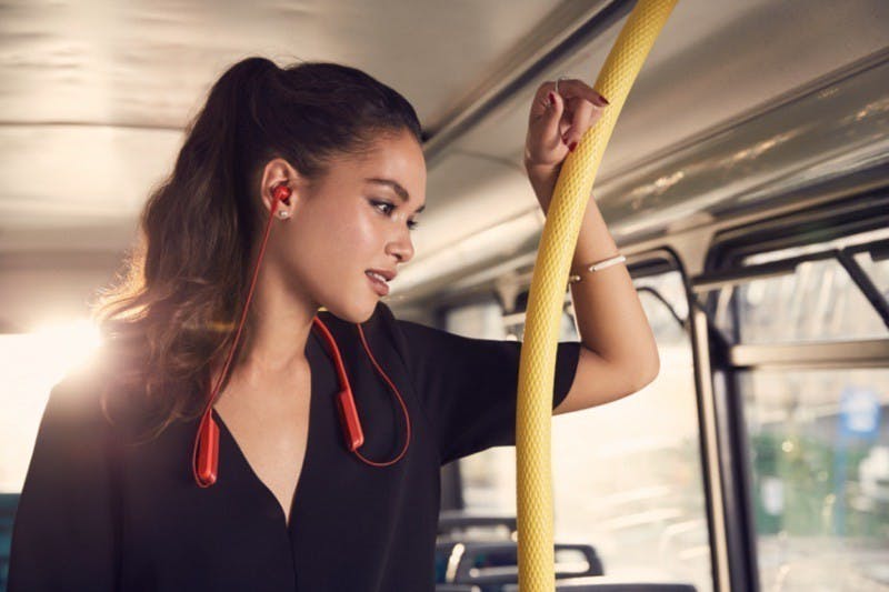 sony-mdr-xb70bt-%e7%89%b9%e6%ae%8a%e5%8f%af%e5%bd%8e%e6%9b%b2%e9%a0%b8%e6%8e%9b%e5%bc%8f%e8%a8%ad%e8%a8%88%ef%bc%8c%e9%9d%9e%e5%b8%b8%e8%bc%95%e5%b7%a7%e3%80%81%e6%96%b9%e4%be%bf%e6%97%a5%e5%b8%b8