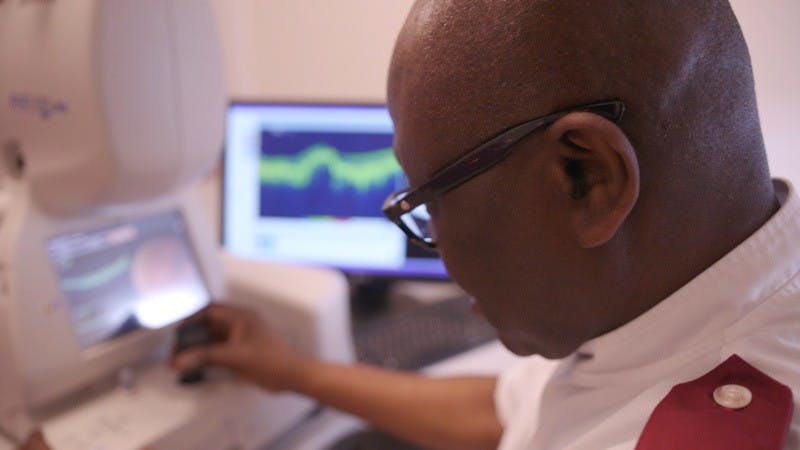 moorfields--operator_resize