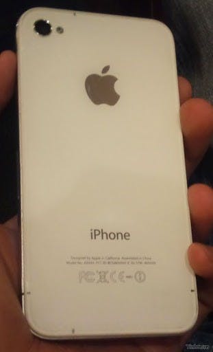 是蘋果將隨 iPhone 5（4S？）推出便（摳）宜（斯）一（特）點（當）的 iPhone？這篇文章的首圖