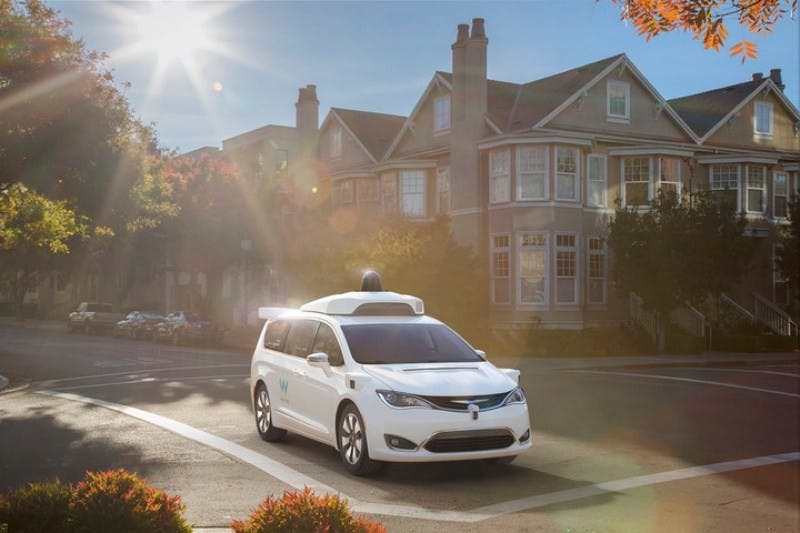 是Google、飛雅特克萊斯勒合作新款無人車外觀更亮眼這篇文章的首圖