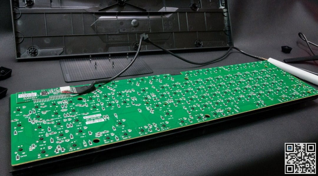 GIGABYTE force k83 25