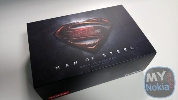 是粉絲必買！Nokia 推 Lumia 925 超人鋼鐵英雄（Man of Steel）特別版這篇文章的首圖