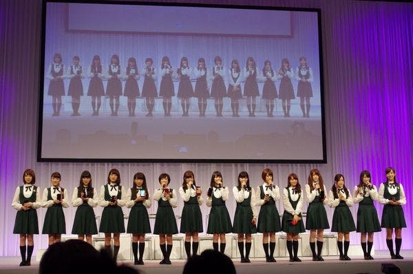 是HTC Butterflty 2 再度以日本美少女團體乃木坂 46 作為品牌代言大使這篇文章的首圖