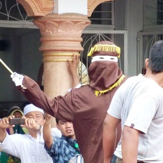 是寧願坐牢不要鞭刑，鞭刑威懾力無可小覷這篇文章的首圖