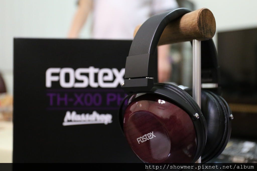 是沉穩溫潤 Massdrop X FOSTEX TH-X00 Purpleheart 木殼耳機這篇文章的首圖