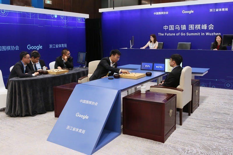 是人機大戰第三回合 5人合攻依然敗給AlphaGo 2.0這篇文章的首圖
