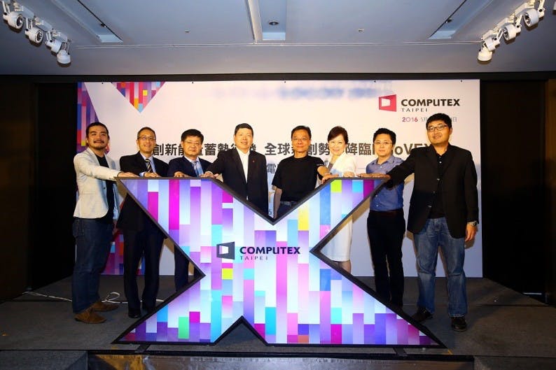COMPUTEX今日舉辦InnoVEX記者會,左起Blocks總監Fred Chak、資策會創研所何偉光主任、韓國貿易館館長朴漢真、外貿協會副秘書長葉明水、台北市電腦商業同業公會副總幹事_resize