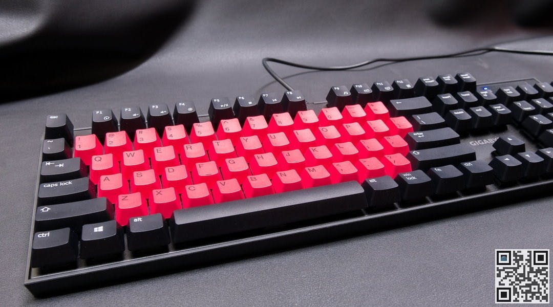 GIGABYTE force k83 27