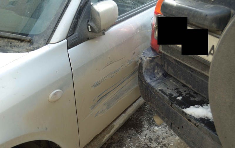 是戰鬥民族94狂！教你車門凹了不用修還可以當成作品…這篇文章的首圖