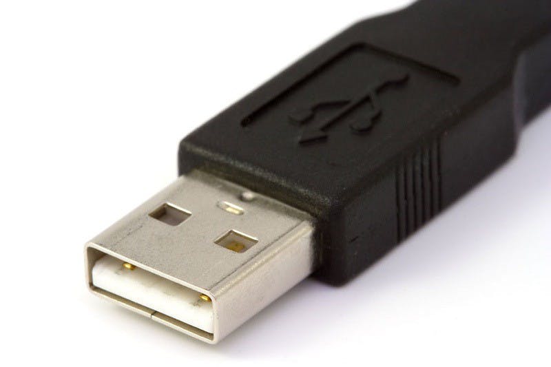6080-close-up-of-a-usb-cable-isolated-on-a-white-background-pv_resize