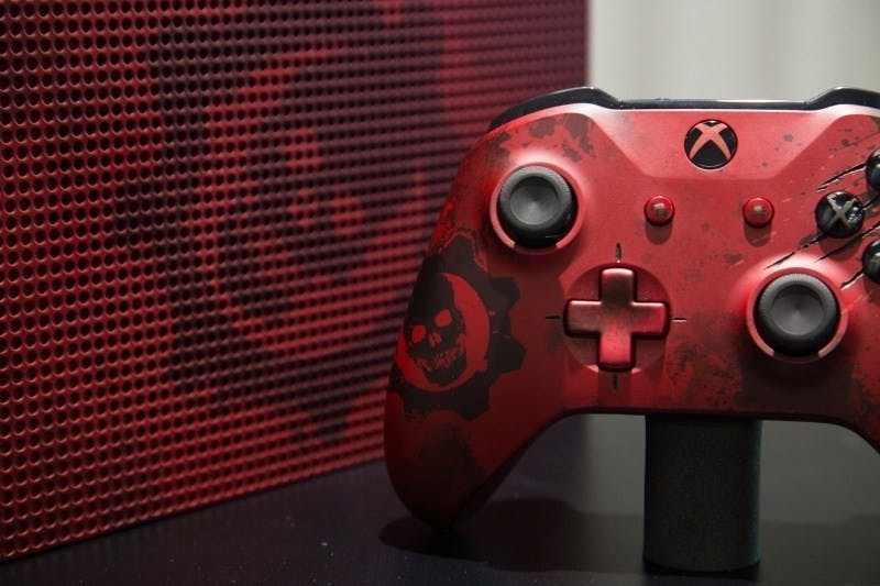 resize_xbox-one-s%e3%80%8a%e6%88%b0%e7%88%ad%e6%a9%9f%e5%99%a84%e3%80%8b2tb%e9%99%90%e9%87%8f%e7%89%88%e5%90%8c%e6%8d%86%e7%b5%84%ef%bc%8c%e9%99%90%e9%87%8f%e7%89%88%e7%84%a1%e7%b7%9a%e6%8e%a7