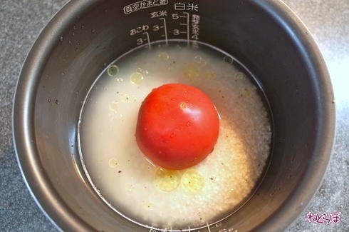 是懶人如我也想試試，超簡單番茄燉飯這篇文章的首圖