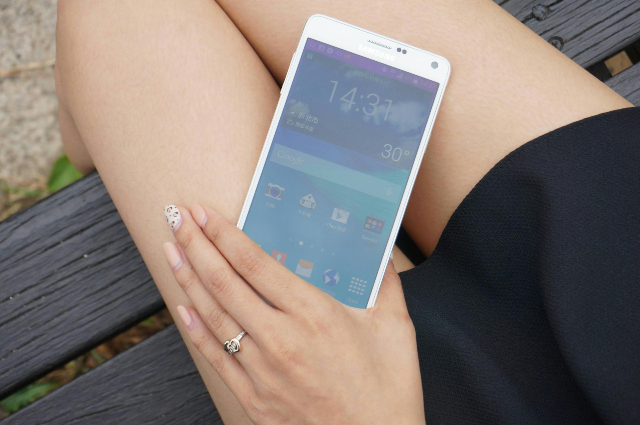 是Samsung Note 4 超高畫質的旗艦級大螢幕新機這篇文章的首圖