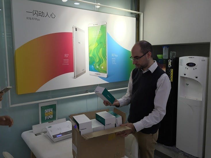 是老兄，你太猛了！！馬來西亞用戶到中國，一口氣買20部OPPO R7 Plus！！這篇文章的首圖