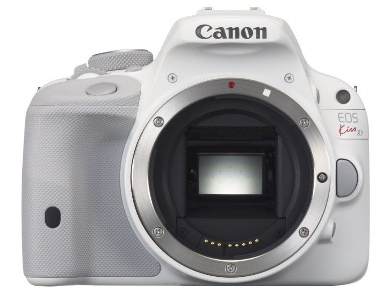 是台灣 Canon 將在資訊月開賣白色版 EOS 100D 定焦單鏡組這篇文章的首圖