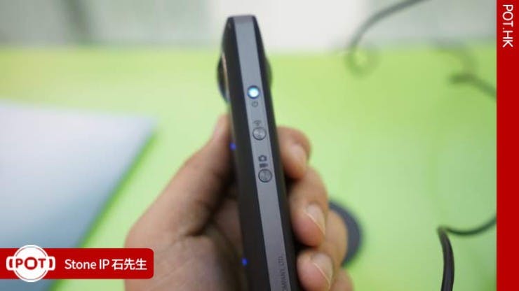 右邊的開關鍵與照片/影片切換鍵