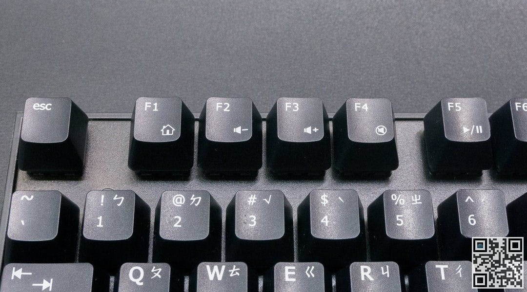GIGABYTE force k83 11