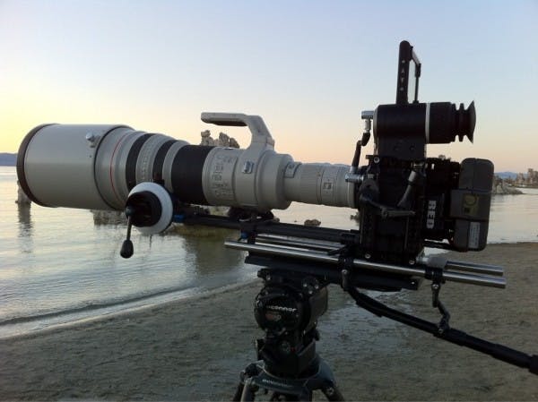 是攝影界的紅白機組合 - RED Epic + Canon 600mm f4 EF這篇文章的首圖