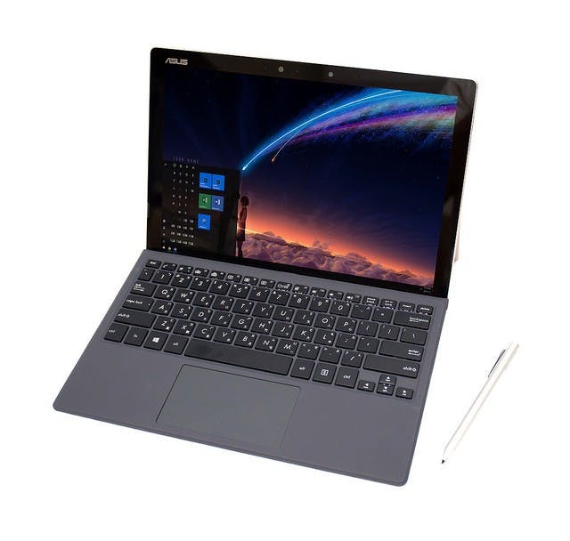 是輕薄與性能的終極解決！ASUS Transformer 3 Pro T303UA 二合一變形筆電 + 怪物擴充周邊！這篇文章的首圖