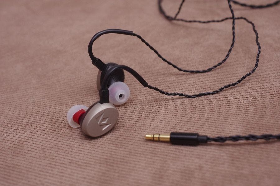 是鋒藏於拙的逆刃刀， Noble Audio 九單體耳機 Katana 動手玩這篇文章的首圖