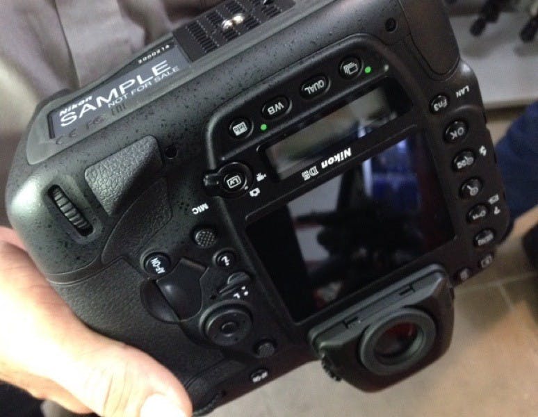 Nikon-D5-DSLR_resize