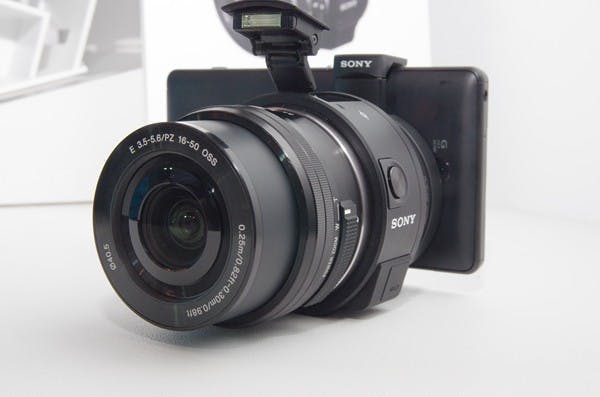 是IFA 2014 ： Sony E-Mount 無線機身 QX1 、 30 倍變焦無線相機 QX30 正式發表這篇文章的首圖
