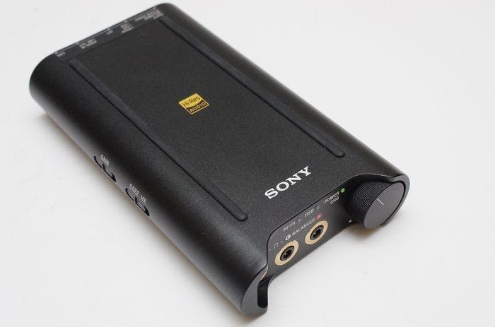 是Sony PHA 系列最頂峰， Soy PHA-3 隨身 DAC 耳擴一體機動手玩這篇文章的首圖