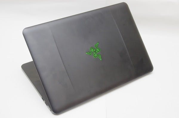 是精品級筆電的不二代表， Razer Blade 14 動手玩這篇文章的首圖