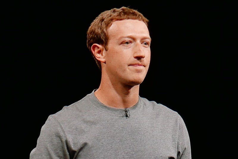 Facebook執行長Mark Zuckerberg 現身發表會現場 公布與Samsung Gear VR合作_resize