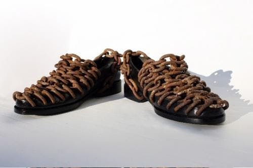 你拍攝的 chain-shoes-2-600x400。