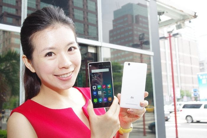 是小米手機 4i 32GB 版本宣布將於明日中午開賣這篇文章的首圖