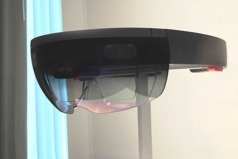 hololens-irl-3_resize11