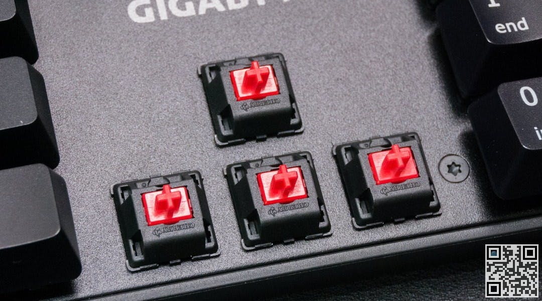 GIGABYTE force k83 17