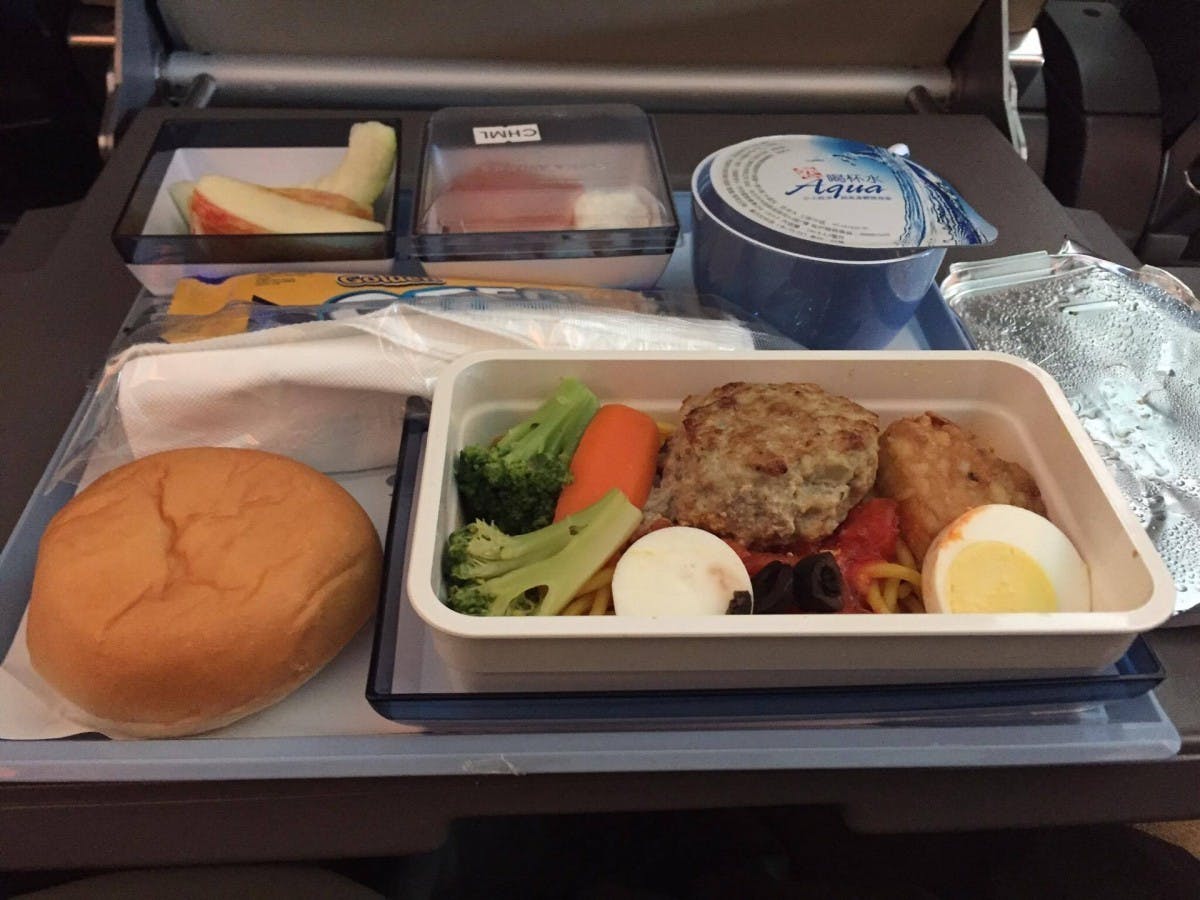 【飛機餐挑戰】中華航空 的「兒童」特別餐（台北香港早餐） (113075) - Cool3c