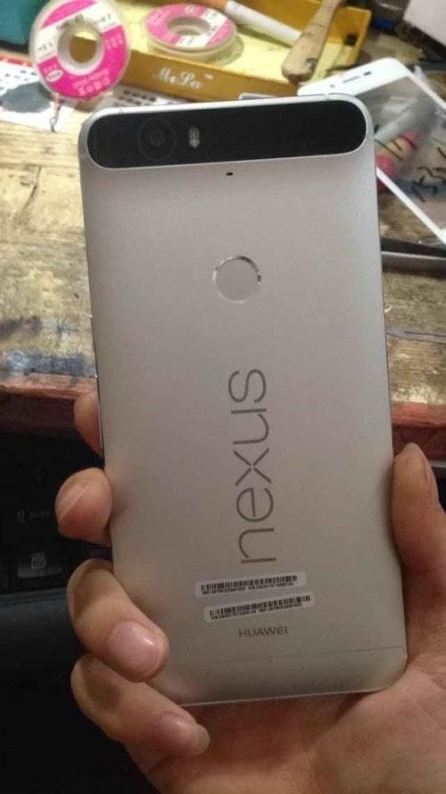 是疑似華為 Nexus 手機實機外觀曝光，與先前預測渲染圖相近這篇文章的首圖