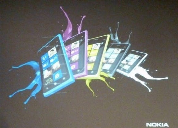 是Nokia神祕機款Lumia 900曝光？這篇文章的首圖