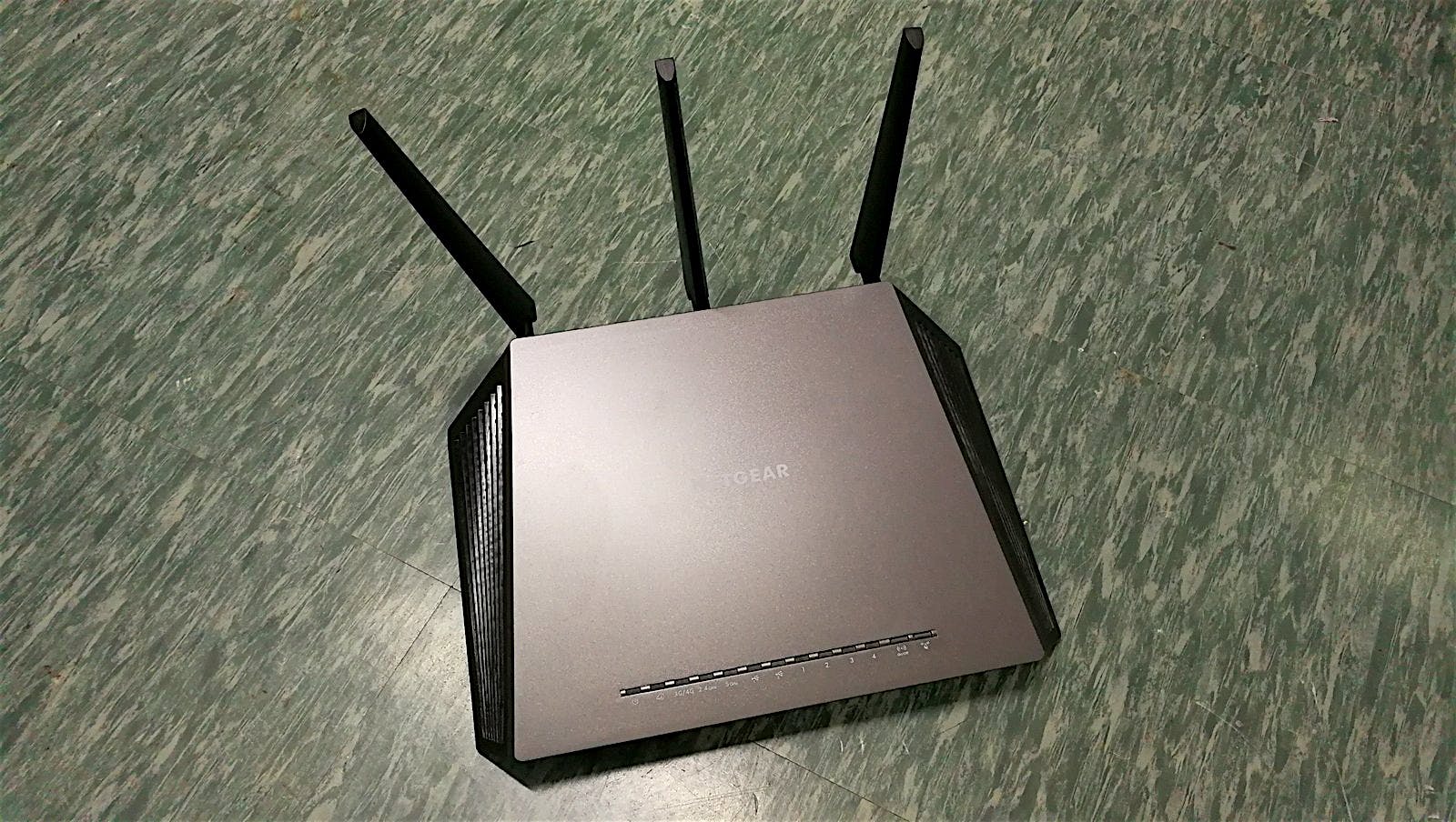NETGEAR_R7100_10a