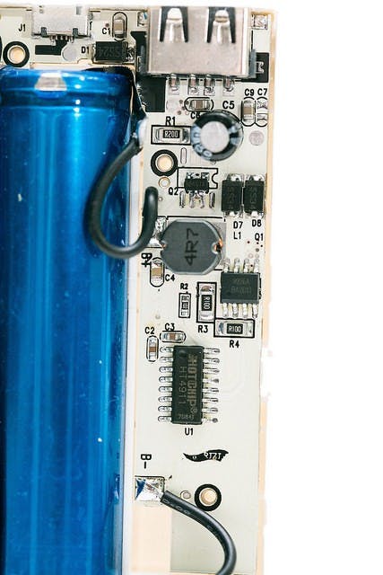 3N4C9570