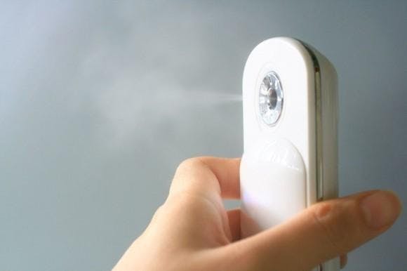 是iBeauty Nano Handy Mist 保溼美顏機，一人三台剛剛好這篇文章的首圖