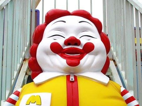 是這個麥當勞阿姨根本就是陳菊嘛這篇文章的首圖
