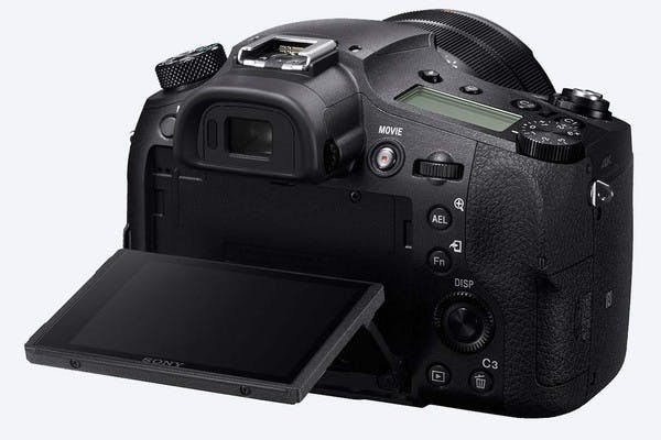 24張連拍、0.03秒對焦大升級!Sony RX10 IV巨砲類單現身。(圖/翻攝自官網)