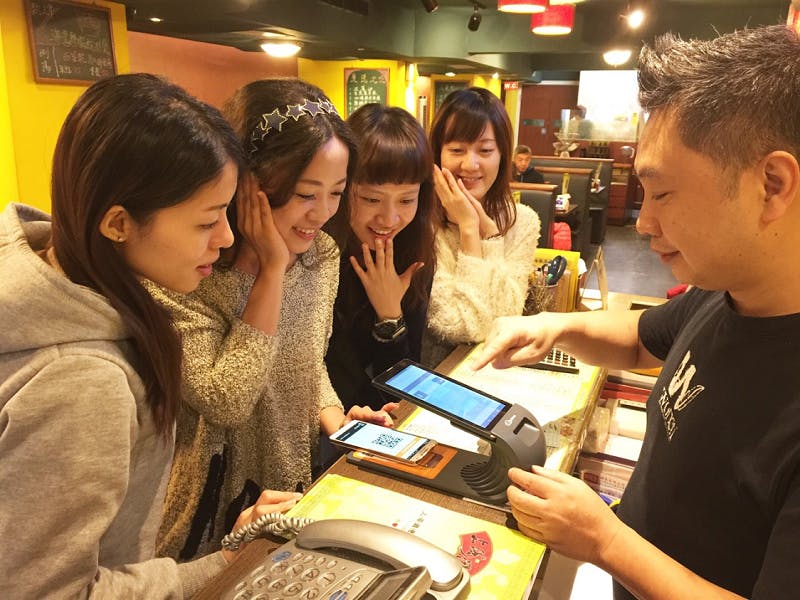 是比用信用卡付費更快更便宜 Gomaji 推出「夠麻吉卡APP」這篇文章的首圖