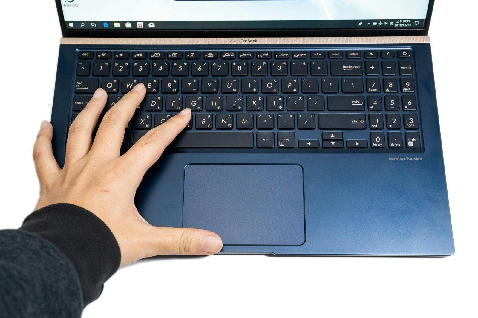 美.力 無邊 ASUS ZenBook 15 (UX533FD) 不僅世界最小,還有獨立顯卡的輕薄怪獸筆記型電腦! @3C 達人廖阿輝