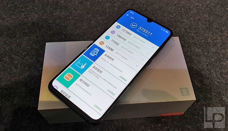 小米9國際版開箱:三色外型、性能跑分、相機實拍